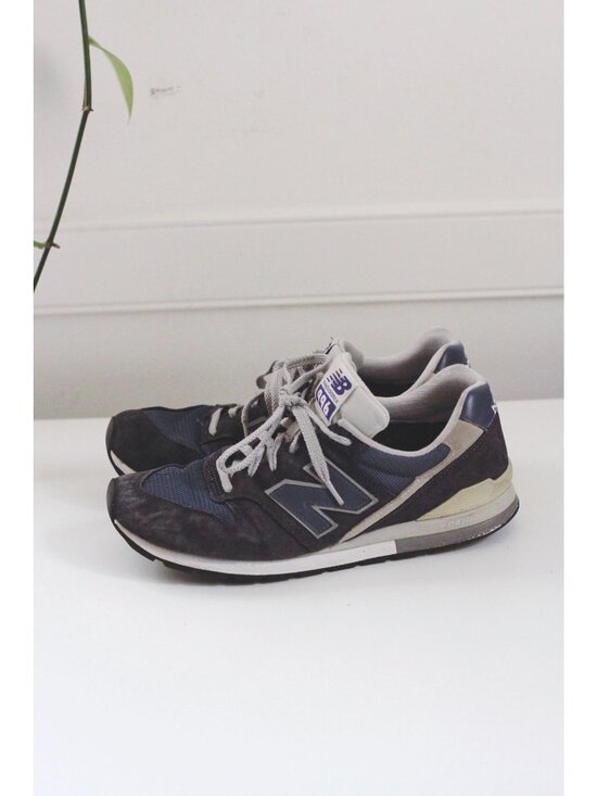New Balance 996 Mens Running Shoes Gray & Navy Suede Mesh Retro Sneakers Size 9. main image 5